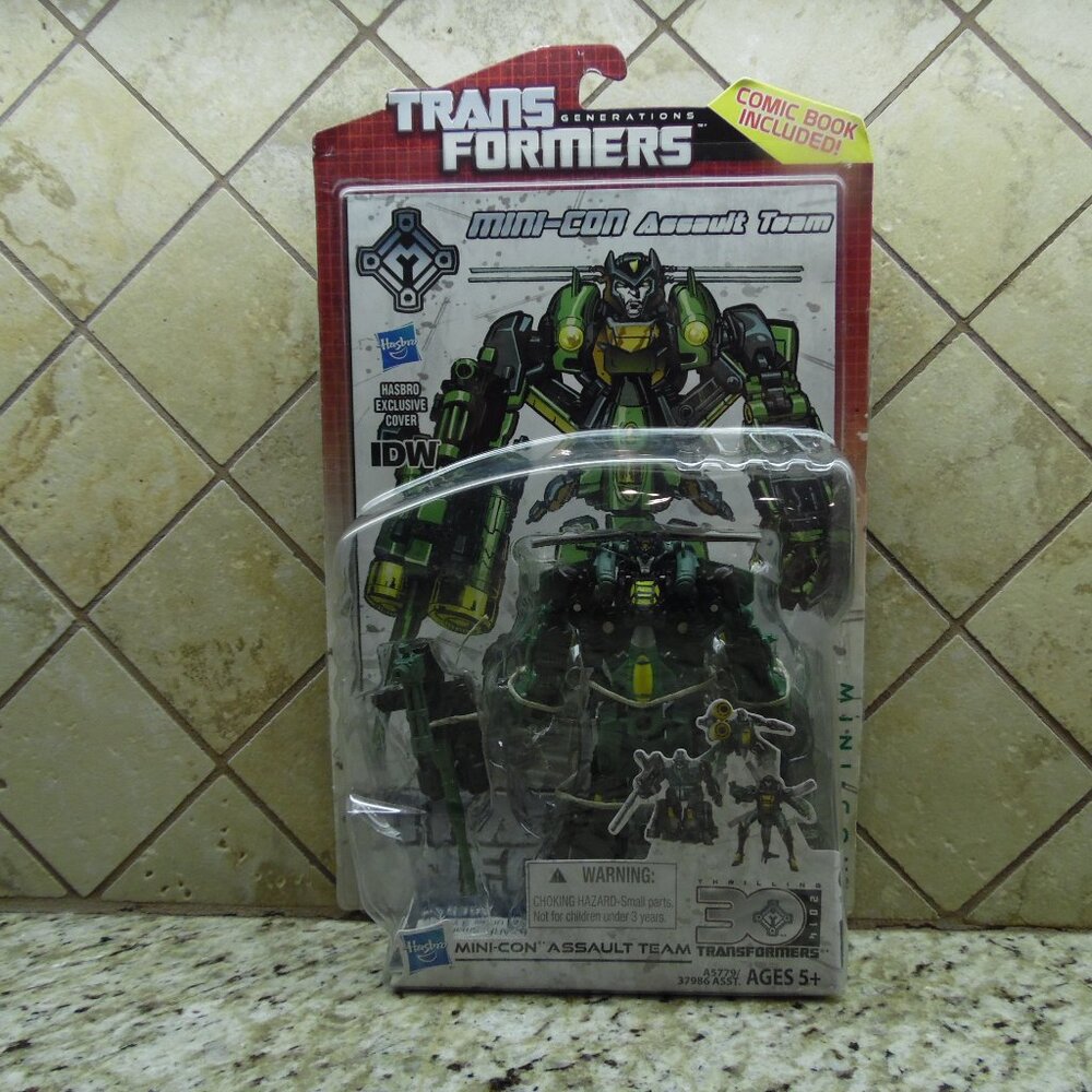 TRANSFORMERS MINI-CON ASSAULT WITH COMIC BOOK